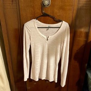 Medium cream BKE top